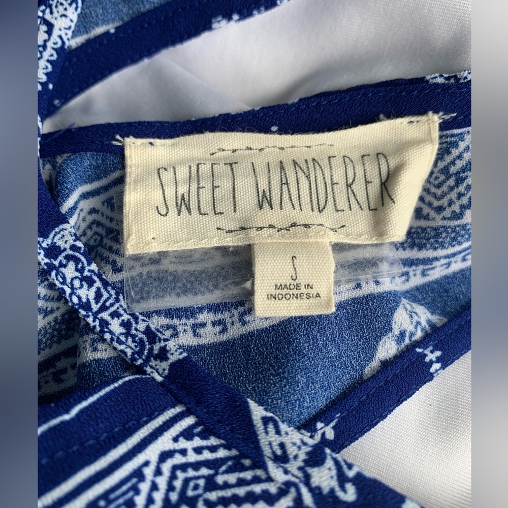 Sweet Wanderer (Small) Royal Blue & White Sleeveless Top; Excellent Condition - Picture 3 of 4